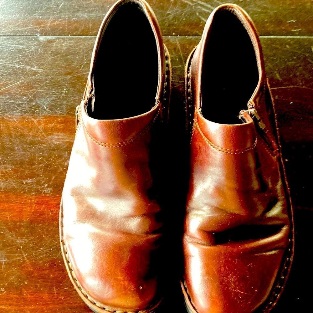 NAOT Zip clogs brown All leather upper man-made by Vibram sole Size 40